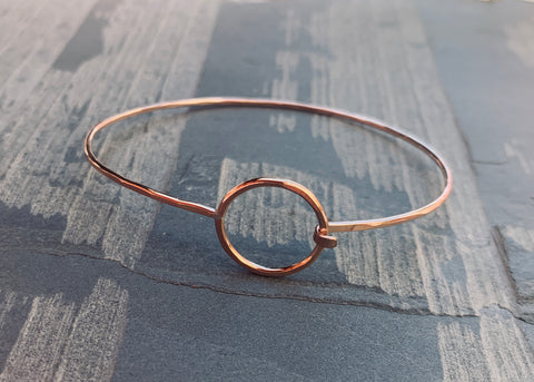 Clasping Bangle - Circle