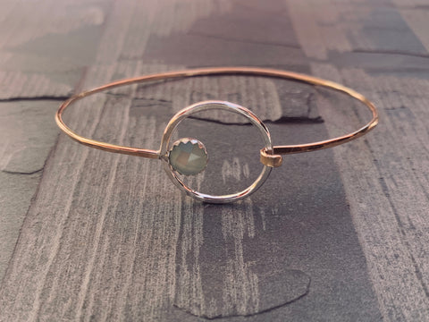Clasping Bangle - Orbit Set Gemstone